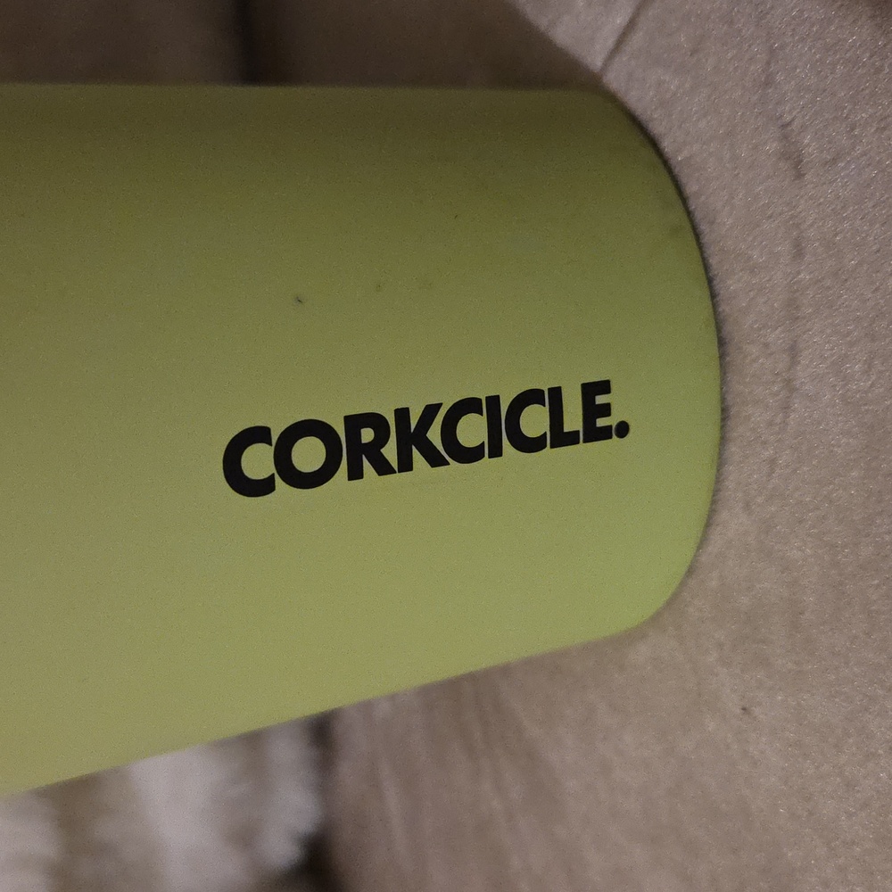 Corkcicle 20oz Sports Canteen Gradient Water Bottle - Black and  Lime Green - Picture 2 of 10